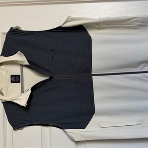 Oakley Grey and Cream golf vest